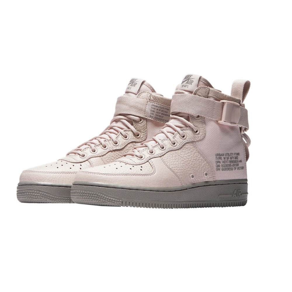 Nike WMNS Special Field Air Force 1 Mid Silt Red , Size 9.